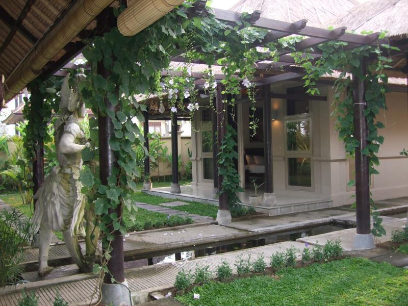 Puri Lotus Otel Ubud Dış mekan fotoğraf