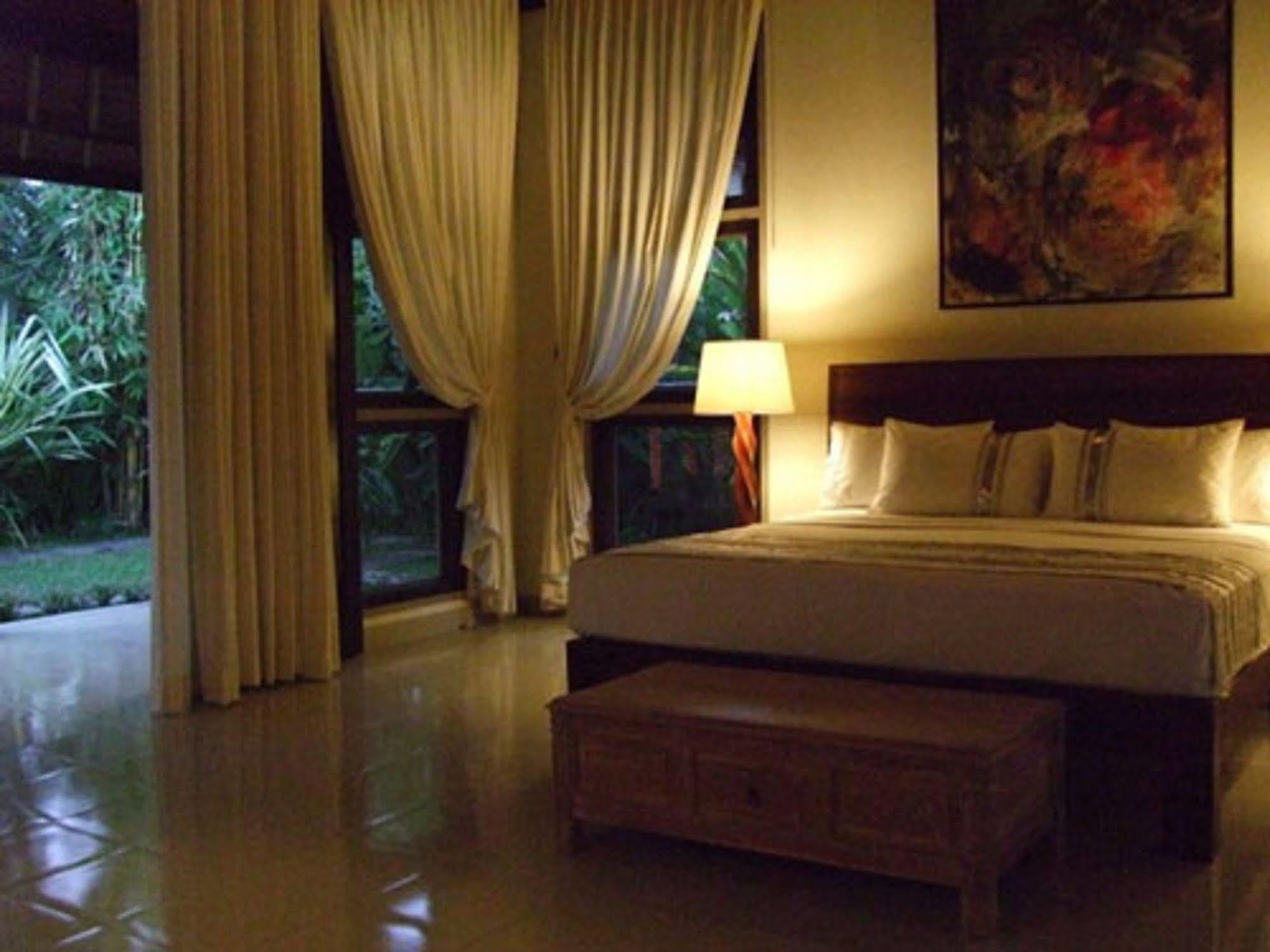 Puri Lotus Otel Ubud Dış mekan fotoğraf