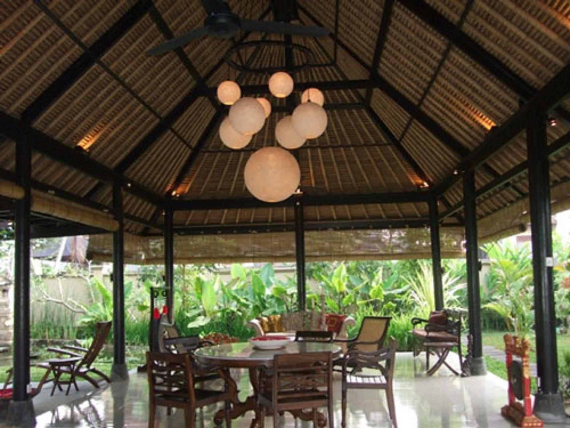 Puri Lotus Otel Ubud Dış mekan fotoğraf